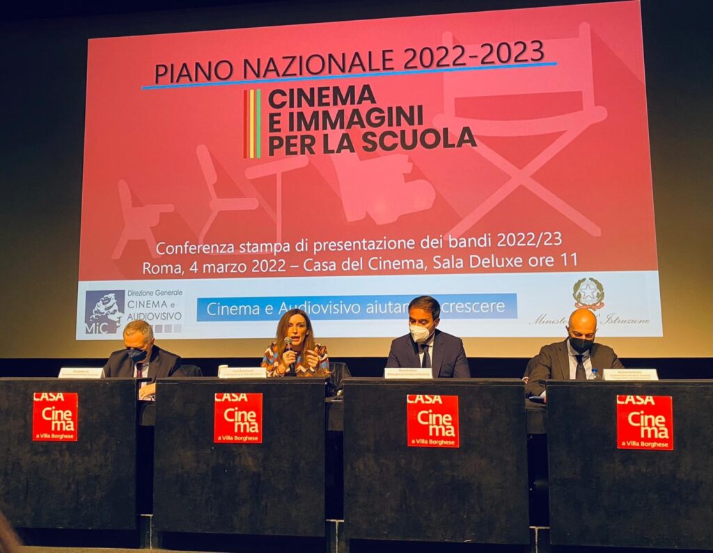 Cinema e Immagini per la Scuola: al via i bandi da 54 milioni di euro per l’anno scolastico 2022/2023