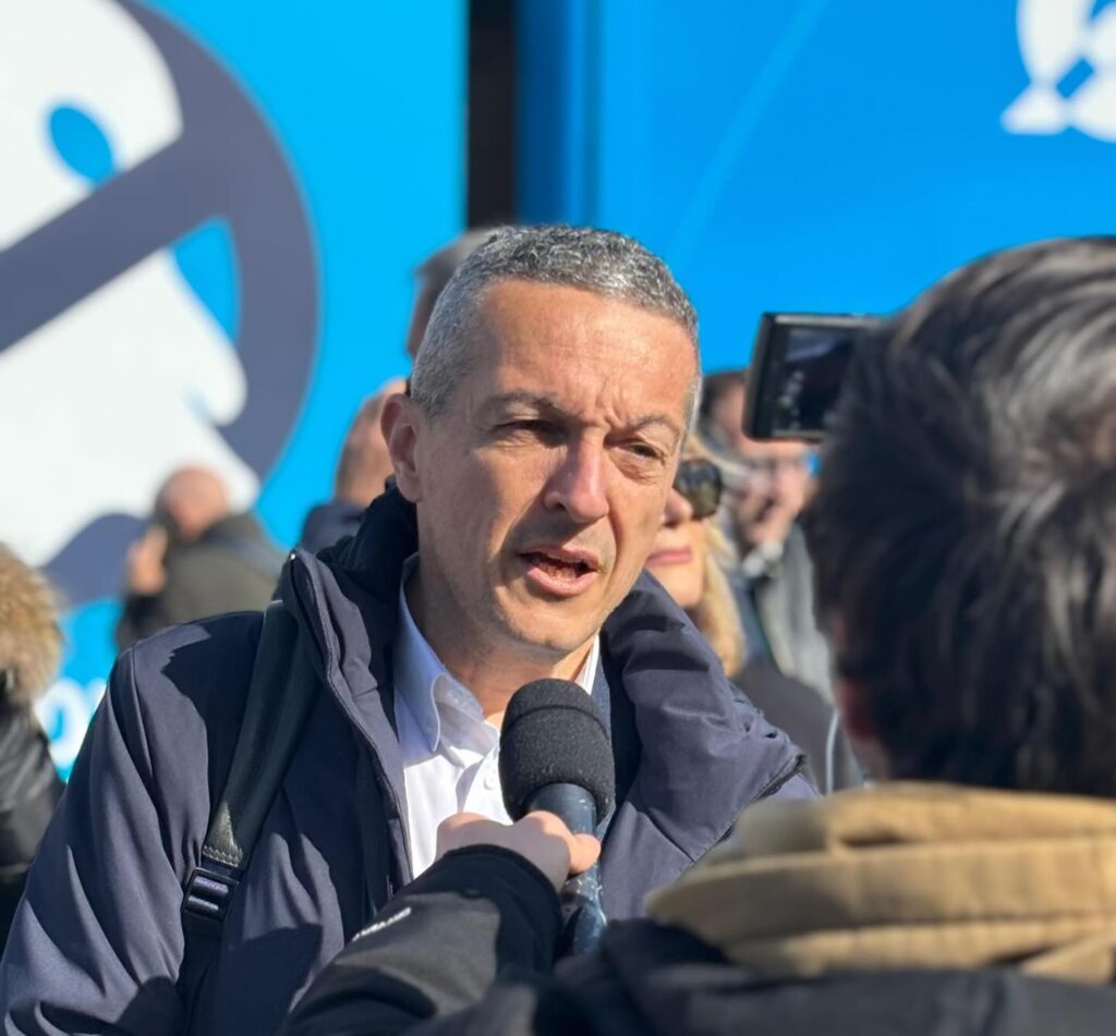 Docenti, D’Aprile: “Oltre 180 mila contratti a termine. I numeri del MIM fotografano una scuola precaria”