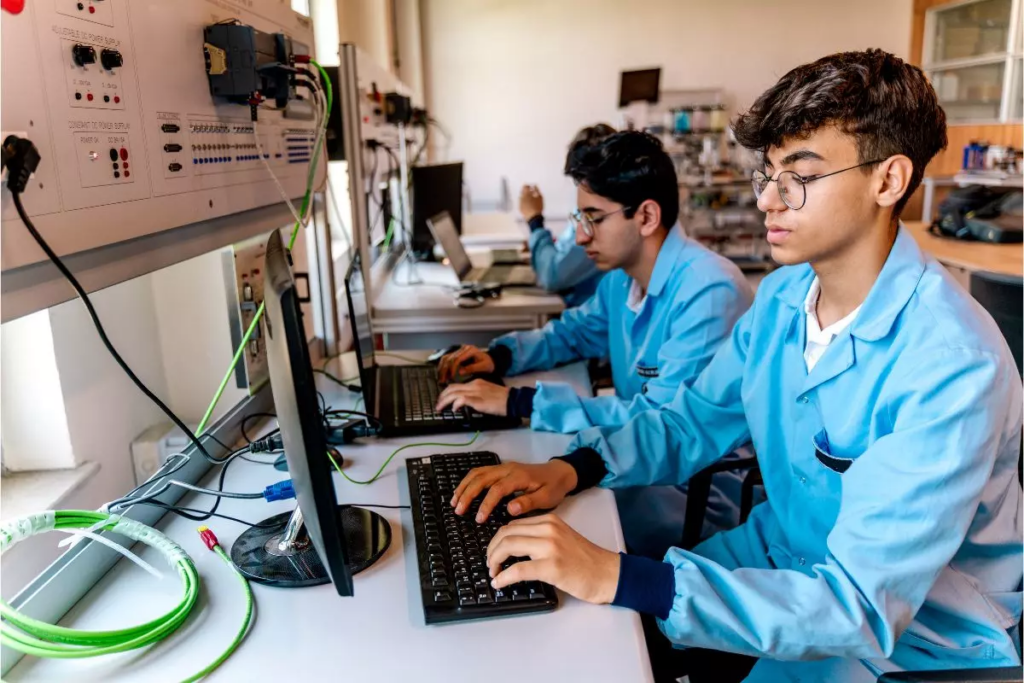 Riforma degli Istituti Tecnici, sospesa la mobilitazione