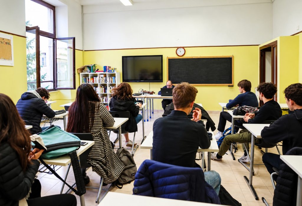 Docenti, sanzioni e incarichi: la UIL Scuola chiede più garanzie per i supplenti